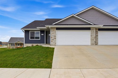 729 Heartland Ct, Fairfax, IA, 52228-9648 | Card Image
