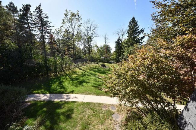 234 - 425 W Willow Court, Condo with 2 bedrooms, 2 bathrooms and null parking in FOX POINT WI | Image 13