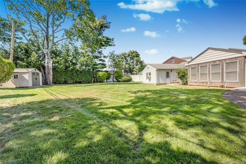 2480 Fir Ct, East Meadow, NY, 11554-4220 | Card Image