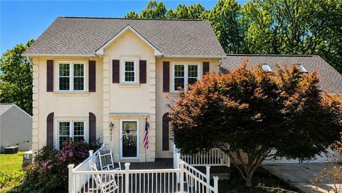 7605 Keating Dr, Oak Ridge, NC, 27310-9661 | Card Image