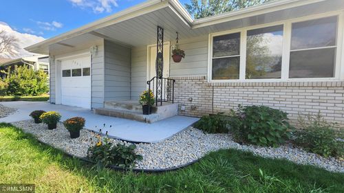 7961 59th Ave N, New Hope, MN, 55428-2762 | Card Image