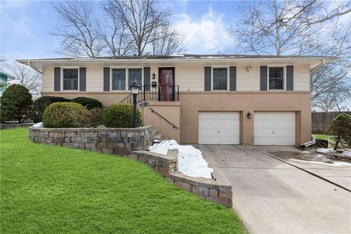 4013 S Maybrook Ave, Independence, MO, 64055-3930 | Card Image