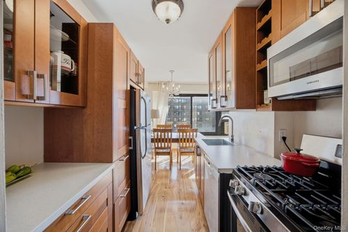 12b-33-55 14th Street, New York, NY, 11106 | Card Image