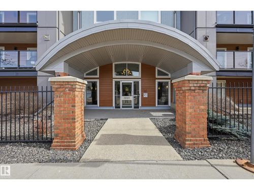 7905 96 St Nw, Edmonton, AB, T6C4R3 | Card Image