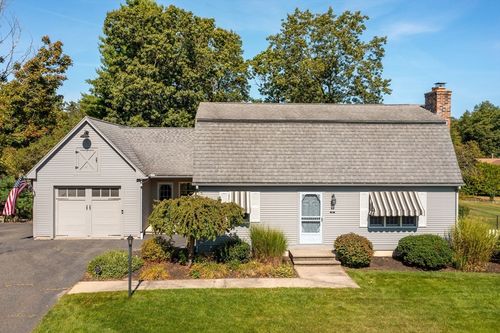 63 Pomeroy St, Easthampton, MA, 01027-2732 | Card Image