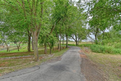 1515 W Main St, Amber, OK, 73004-5208 | Card Image