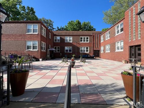 unit-11-7760 Wise Ave, Richmond Heights, MO, 63117-1576 | Card Image