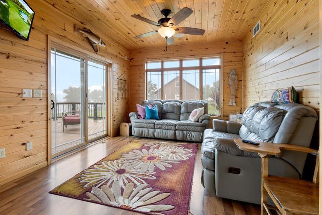 Four Season/Sun Room 008.jpg | Image 12