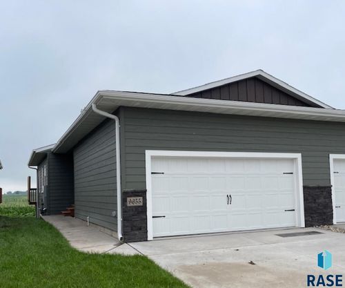 9655 W Tunis Dr, Sioux Falls, SD, 57106-8566 | Card Image