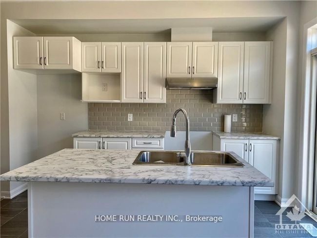 138 Maynooth Crt, House attached with 3 bedrooms, 4 bathrooms and 2 parking in Nepean ON | Image 7