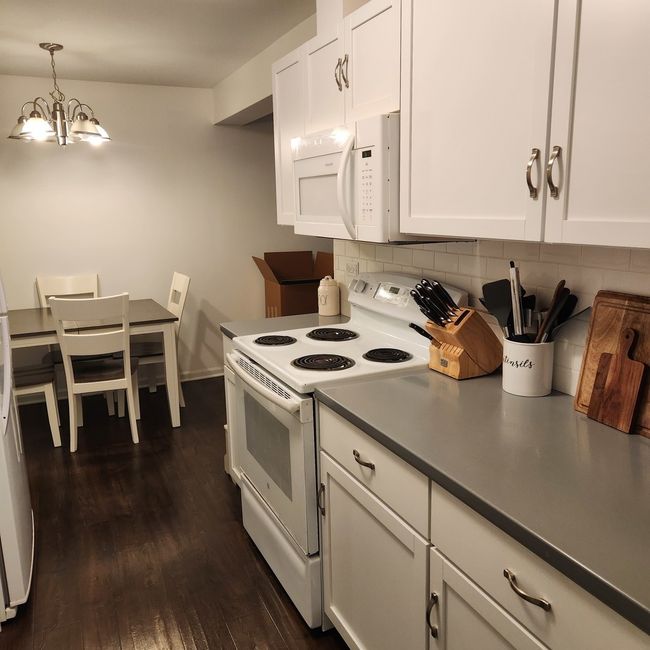 APT-113 - 675 Grove Dr, Condo with 2 bedrooms, 2 bathrooms and 2 parking in Elk Grove Village IL | Image 9