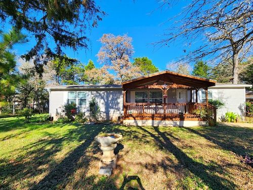 184 Arrowhead Dr, Smithville, TX, 78957-5211 | Card Image