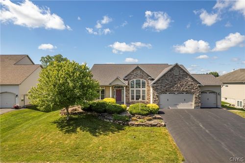 5153 Lyle Dr, Clay, NY, 13041-9721 | Card Image