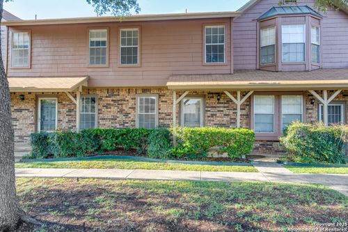 apt-204-10254 Dover Rdg, San Antonio, TX, 78250-2915 | Card Image