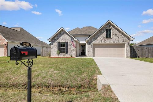 15593 Grassy Ln, Covington, LA, 70435-7323 | Card Image