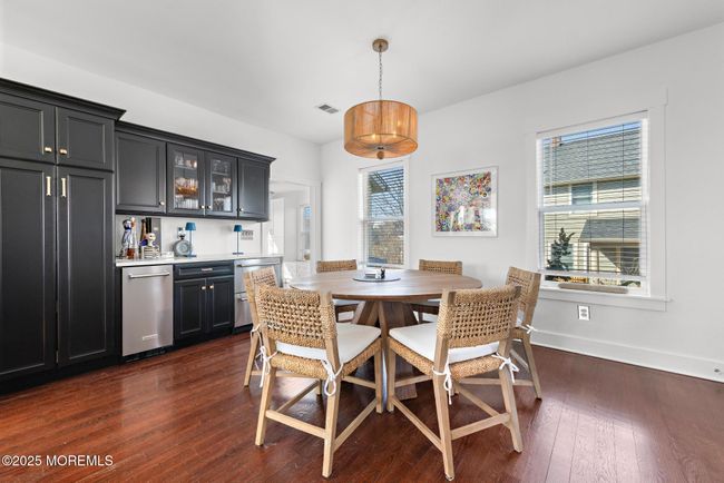 Dining area with Built in Bar | Image 40