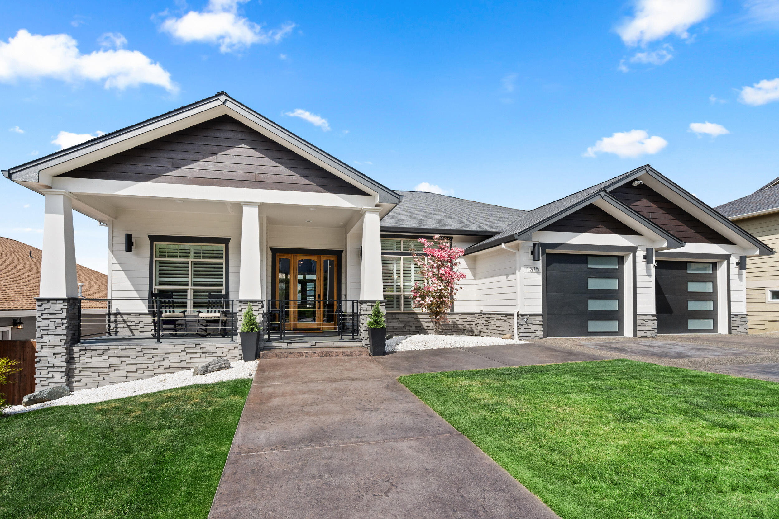 1315 Poppy Ridge Dr, For Sale in Eagle Point - eXp Realty