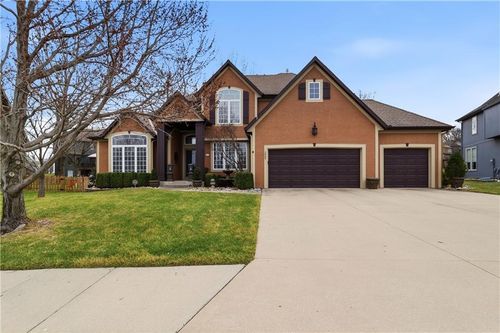 225 Ne Misty Meadow Dr, Lee's Summit, MO, 64064-1292 | Card Image