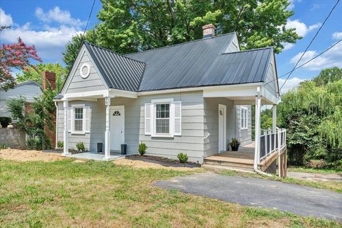 207 Greyson St, Martinsville, VA, 24112-1405 | Card Image