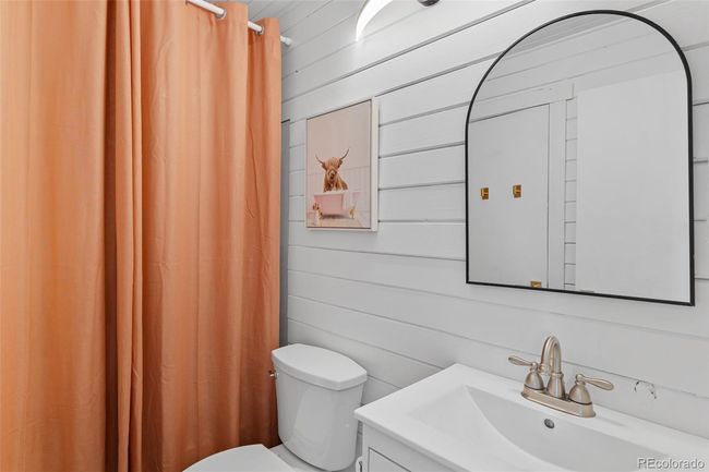 Full bathroom upstairs | Image 20