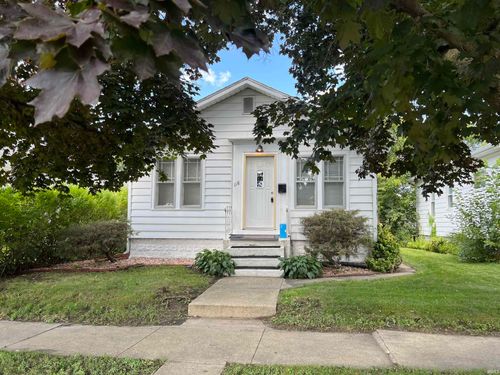 118 W 12th St, Mishawaka, IN, 46544-5233 | Card Image