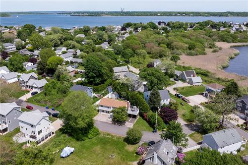 60 Brooklyn Rd, Narragansett, RI, 02882-1436 | Card Image