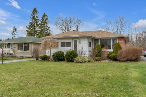 250 Yonge St, Kingston, ON, K7M1G5 | Card Image