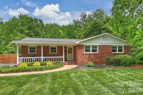 2027 Wensley Dr, Charlotte, NC, 28210-3847 | Card Image