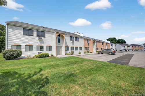 ste-c-16 Scarborough Ln, Wappingers Falls, NY, 12590-5136 | Card Image