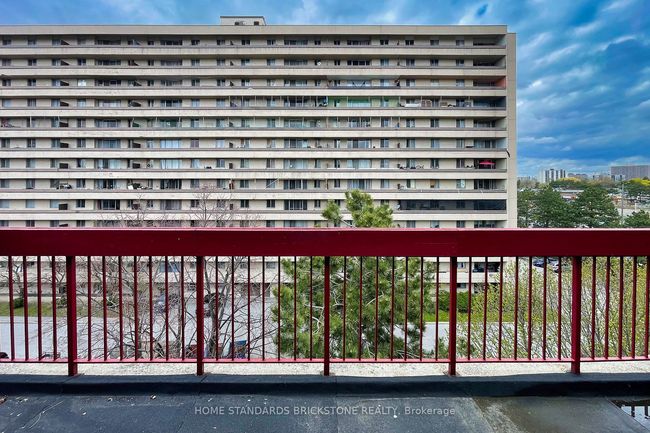 255 - 10 Eddystone Ave, Condo with 3 bedrooms, 2 bathrooms and 1 parking in North York ON | Image 27