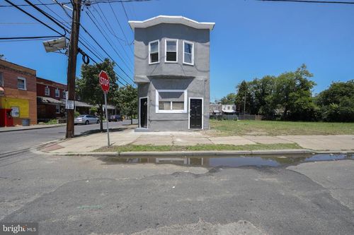 801 Fairview St, CAMDEN, NJ, 08104-2652 | Card Image