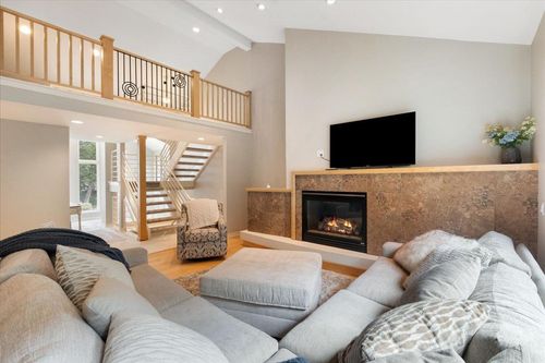 1484 Ravenoaks Trail, Oregon, WI, 53575 | Card Image