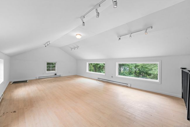 Great light on the 2nd floor of the barn. | Image 38