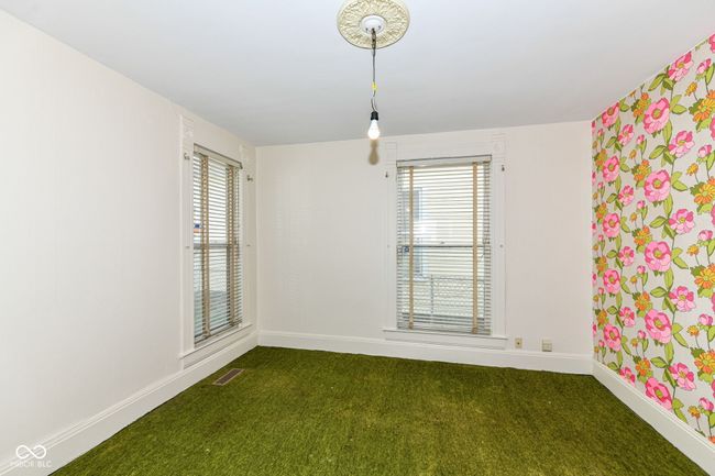 Bedroom 2 (hardwood floors underneath carpet) | Image 9
