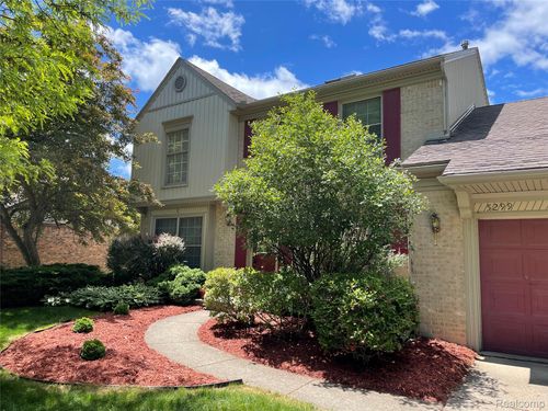 5299 Cloister Dr, Troy, MI, 48085-4090 | Card Image