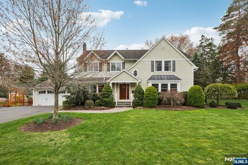 577 Ridgewood Rd, Twp Washingtn, NJ, 07676-4931 | Card Image