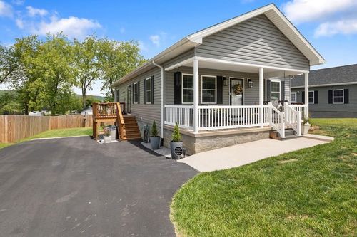 190 Country Ln, Wytheville, VA, 24382-4912 | Card Image