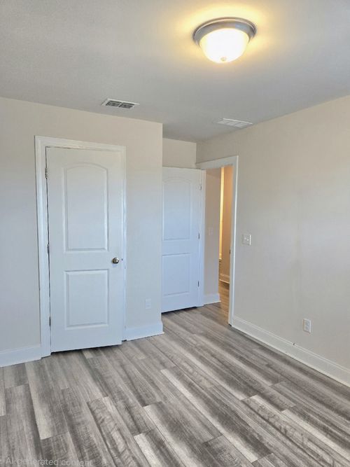 467 Deveron Dr, Gallatin, TN, 37066-3874 | Card Image