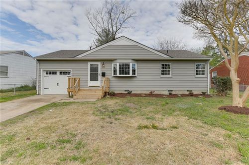 213 Clemwood Pkwy, Hampton, VA, 23669-2001 | Card Image
