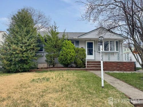 884 Sylvia Pl, Woodbridge, NJ, 07095-3629 | Card Image