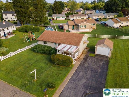 430 Apple Blossom Rd, EASTON, PA, 18040-1147 | Card Image
