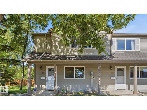 717 Village Dr, Sherwood Park, AB, T8A4H9 | Card Image