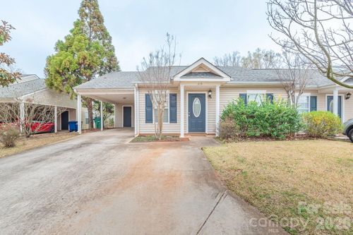 215 E Middlebury Ln Sw, Aiken, SC, 29803-8018 | Card Image
