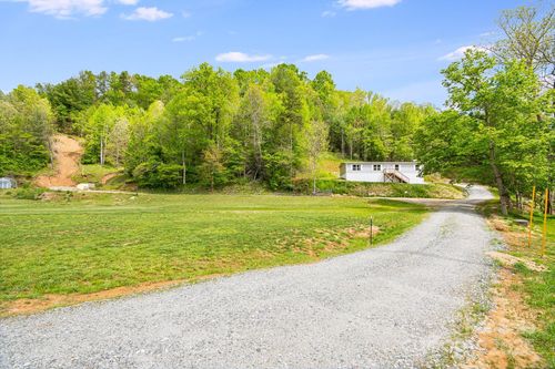 2191 Deep Gap Rd, Flat Rock, NC, 28731-5716 | Card Image