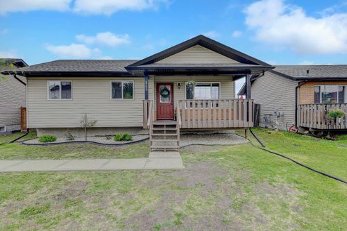 9320 98 Avenue, Wembley, AB, T0H3S0 | Card Image