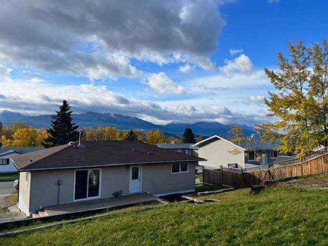 10250 97 Avenue, Home with 3 bedrooms, 2 bathrooms and 2 parking in Grande Cache AB | Image 17