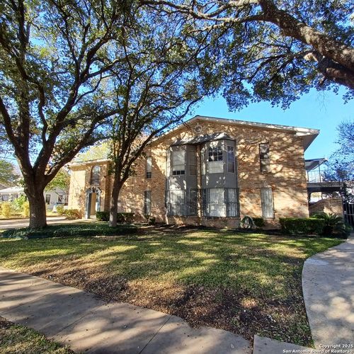 apt-a-215 W Mistletoe Ave, San Antonio, TX, 78212-3403 | Card Image