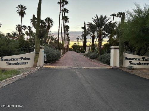 834 W Palma De Coco, Tucson, AZ, 85704-3959 | Card Image