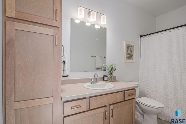 5401 S Teskey Pl, Townhouse with 3 bedrooms, 3 bathrooms and null parking in Sioux Falls SD | Image 9