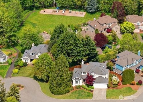 24422 Se 46th Ct, Sammamish, WA, 98029-6535 | Card Image